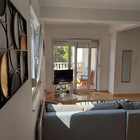 Pinea Sol * Brodarica