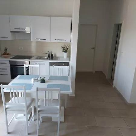 Appartamento Pinea Sol Brodarica (Sibenik-Knin)