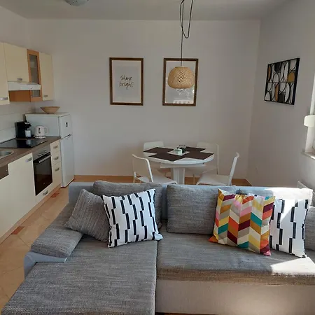 Apartment Pinea Sol *