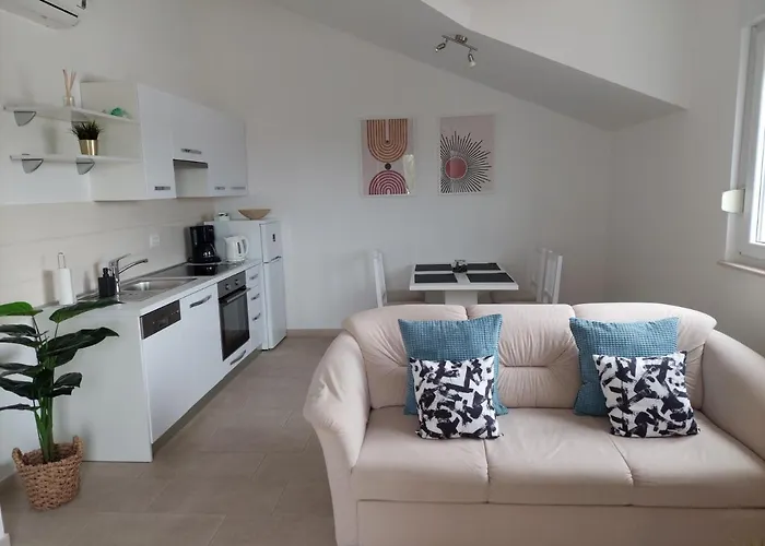 Pinea Sol Brodarica (Sibenik-Knin)