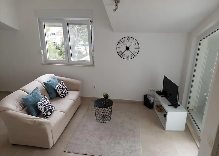 Pinea Sol * Brodarica