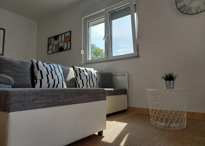 Pinea Sol * Brodarica