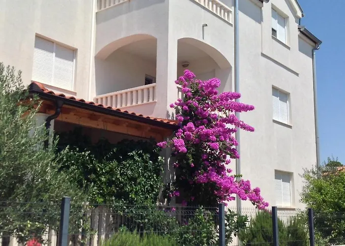 Pinea Sol * Brodarica (Sibenik-Knin)